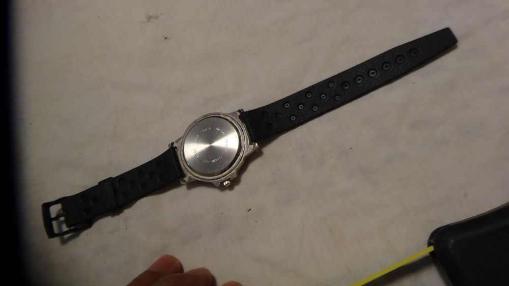 Montres: LORENSIO HEREN  UHR,QUARTZ..LÄÜFT – D'occasion à zürich par ahmad01 2