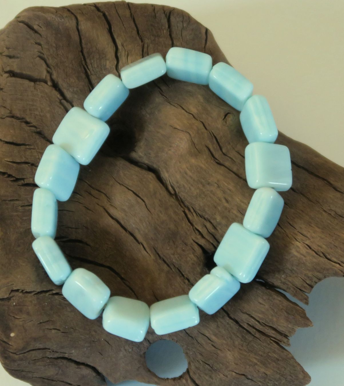 Bracciali & Braccialetti: Armband aus Glasperlen hellblau – Usato da Brittnau venduto da marlenestone 3