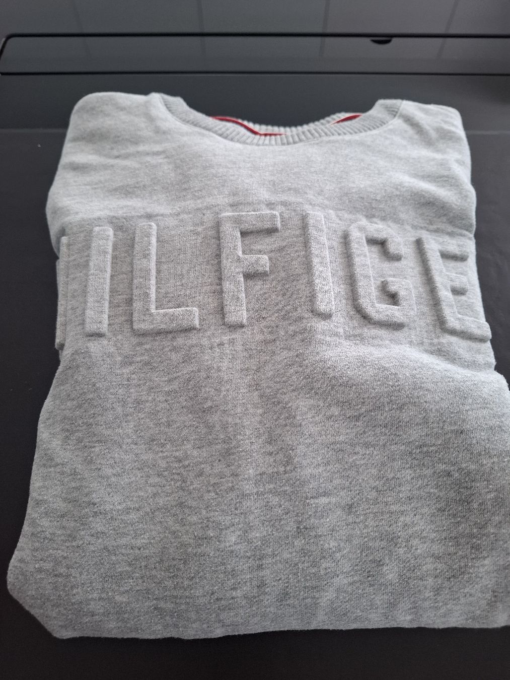 Tommy Hilfiger Pullover & Sweatshirts: Pullover Tommy Hilfiger grau L/G mit Logo – Gebraucht aus Wangen SZ von Mschatz