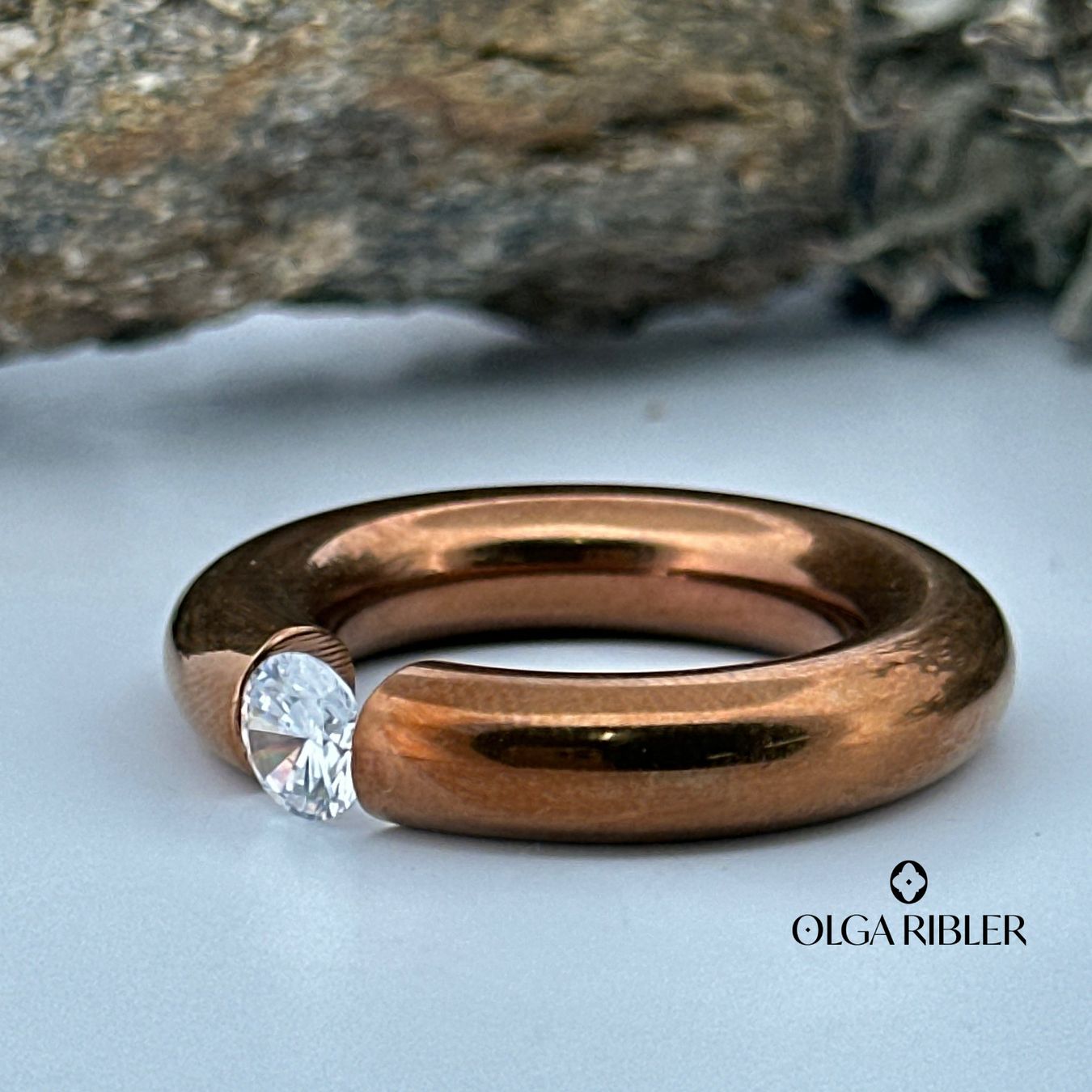 Olga Ribler Anelli: Edelstahl 6 mm  Ring mit Zirkonia Gr 62 – Nuovo (secondo la descrizione) da Luzern venduto da Schmuckoutlet 4