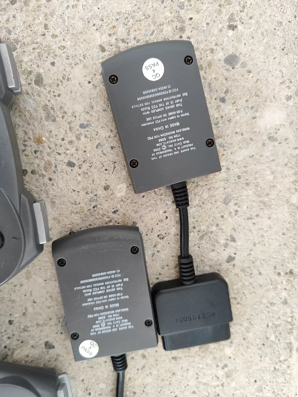 Controller: Mad Catz Wireless Controller PS2 Set 2 Stück grau untested – Difettoso da Mülligen venduto da vagos85 1