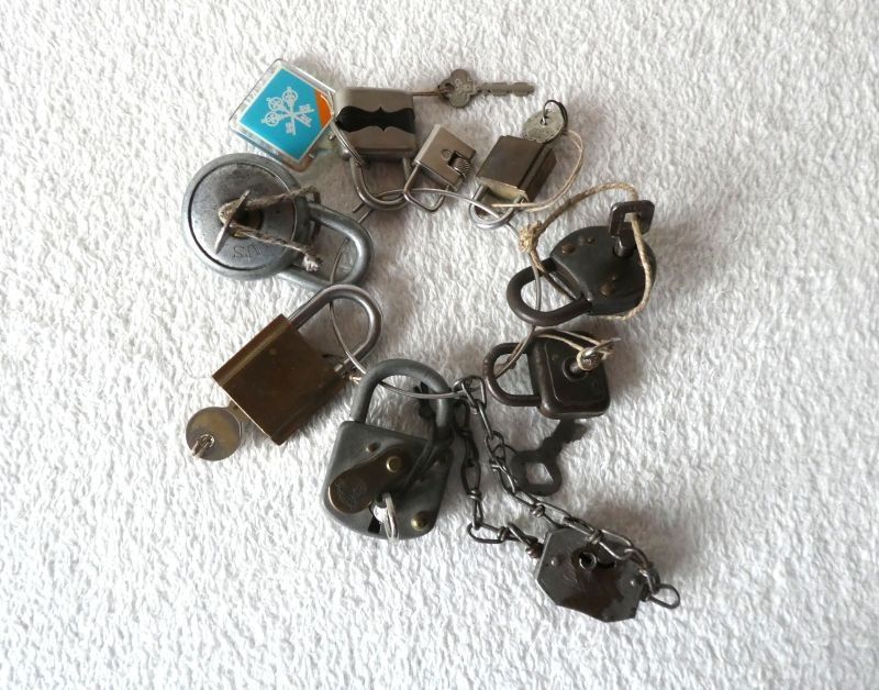 Cadenas: 9 alte Vorhängeschlösser – D'occasion à Magden par Renner22