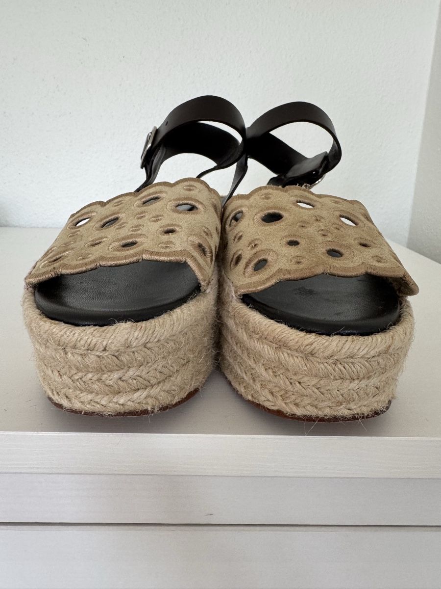 Loewe Damenschuhe: Loewe Espadrille Platform Sandals, Size 39 – Gebraucht aus Versoix von Bazanchiklovalova 2
