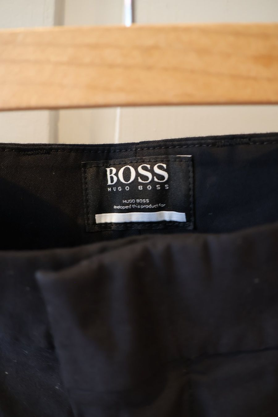 Hugo Boss Pantaloni: Hugo Boss Cargo-Hose schwarz – Usato da Winterthur venduto da jul_v9wx 2