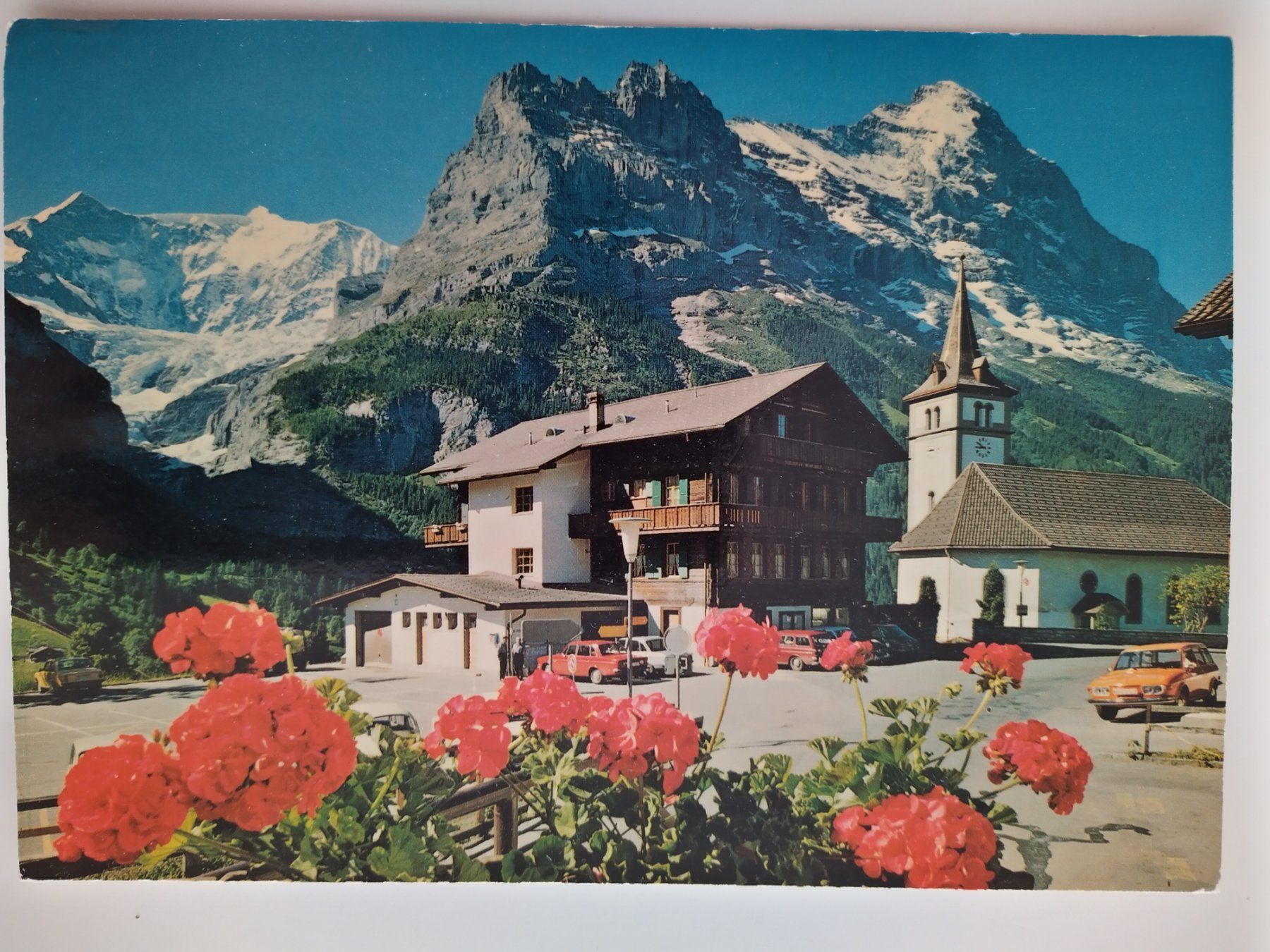 Ansichtskarten: Dorfansicht, Oldtimer, Kirche, Berge Sommer 1988 Grindelwald – Gebraucht aus Ohmstal von Lebensfreude05