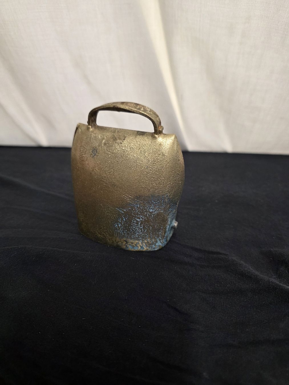Glocken & Treicheln: glocke alt Messing mit Klöppel  – Gebraucht aus Wolfertswil von Antiko 2