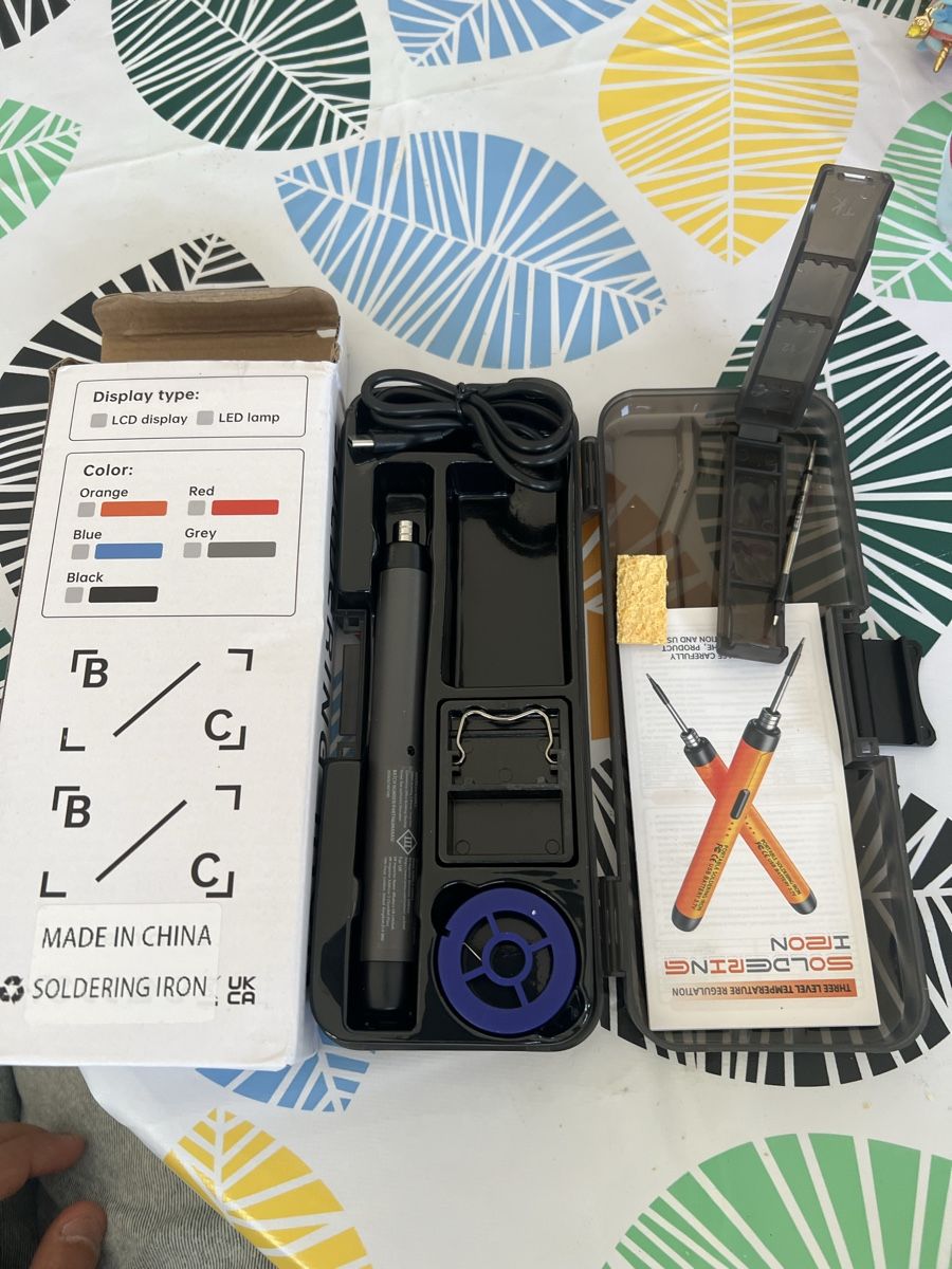 Altri Prodotti per fumatori: Fer à souder portable rechargeable USB, idéal DIY – Nuovo e nell'imballaggio originale da Urtenen-Schönbühl venduto da Big.sanad 1