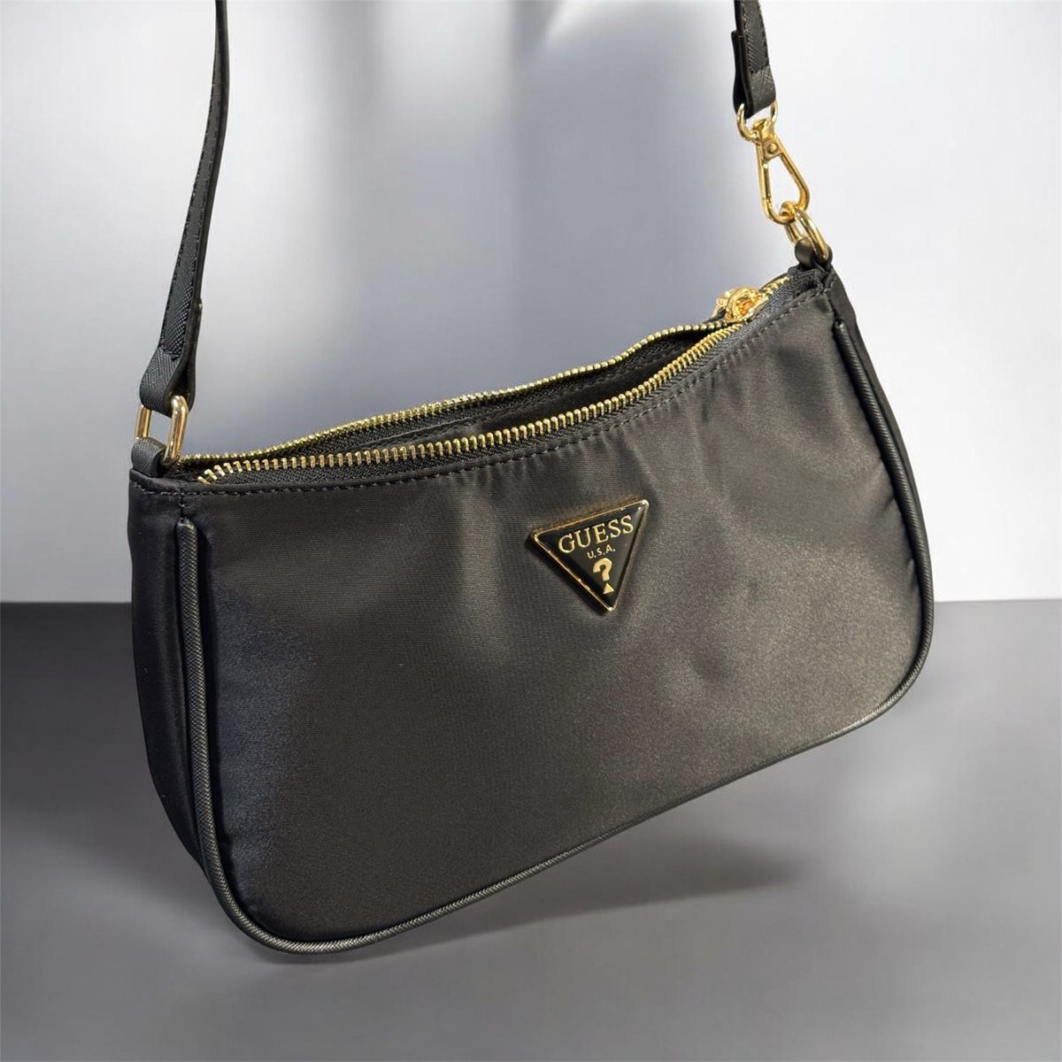 Guess Sacs femmes: Sac à main Guess – Neuf avec emballage d'origine à Châtel-St-Denis par Montclair_Swiss 2