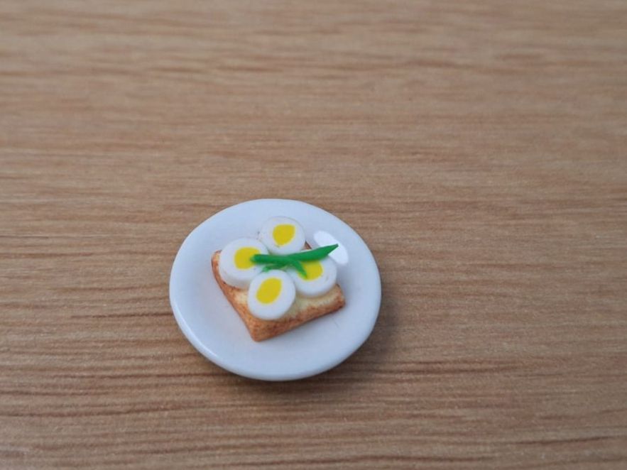 Puppenhäuser & -möbel: Ei Canape auf Keramik Teller, Handmade – Neu (gemäss Beschreibung) aus Zürich von HandmadeTinyFood 4