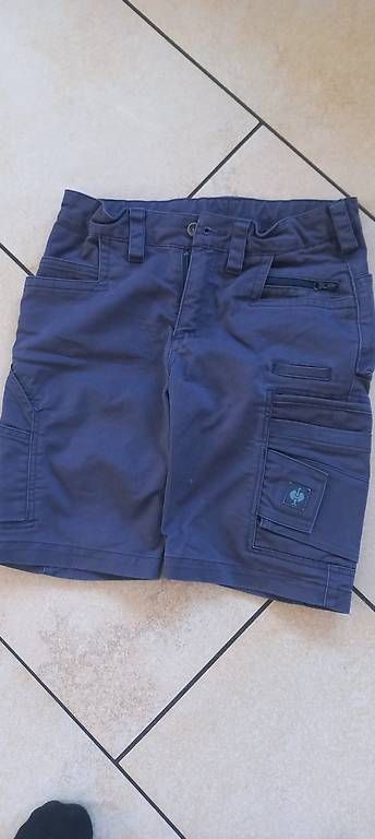 Pantaloni: Kurze Hose  – Usato da Schänis venduto da he80 1