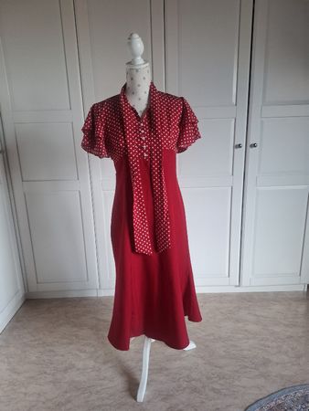 Rotes Vintage Kleid mit Polka Dots, Grösse 40 Top!