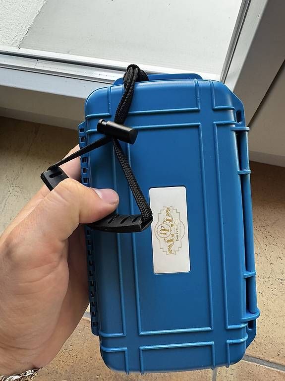 Humidor per sigari: Reishumidor mit Zigarren und Schneider  – Usato da Seuzach venduto da Wolf936 3