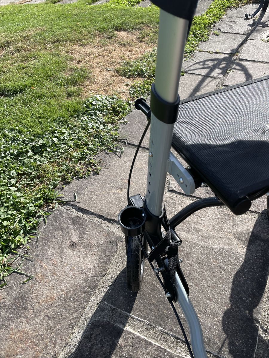 Ausili per la deambulazione: Gehhilfe Rollator gebrauchter Zustand – Usato da zürich venduto da Michelbourquin 3