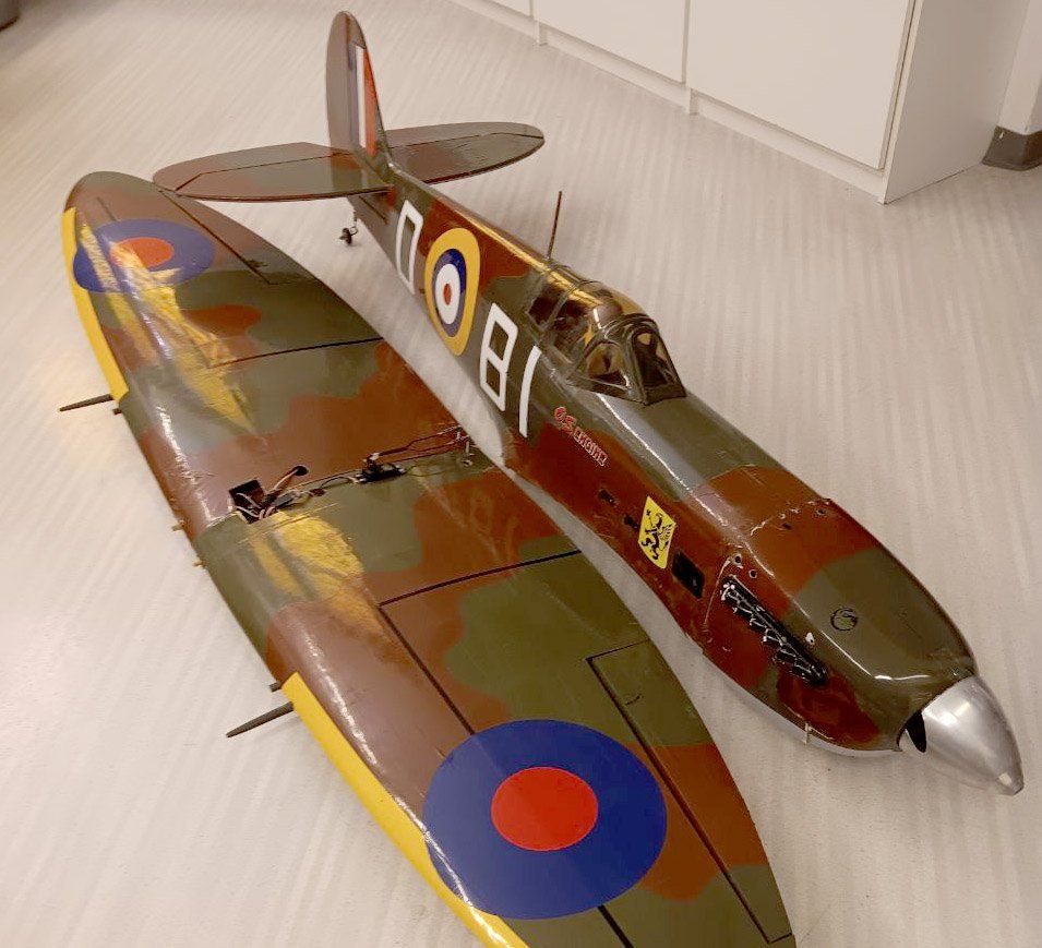 RC Kits de montage: Spitfire 60 von Hangar 9, 165 cm Spannweite – D'occasion à Eschlikon TG par Mitjet 2