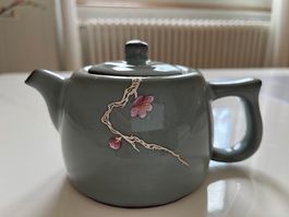 Keramik Teekanne Pflaumenblüte chinesisch, NEU, EINWANDFREI
