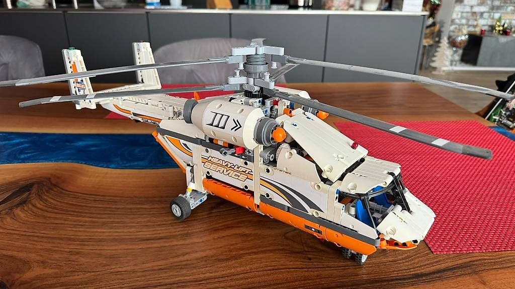 Lego Kit di costruzioni: LEGO TECHNIC Model 42052 - Schwerlasthubschrauber – Usato da Aarwangen venduto da X_uwe_x 1
