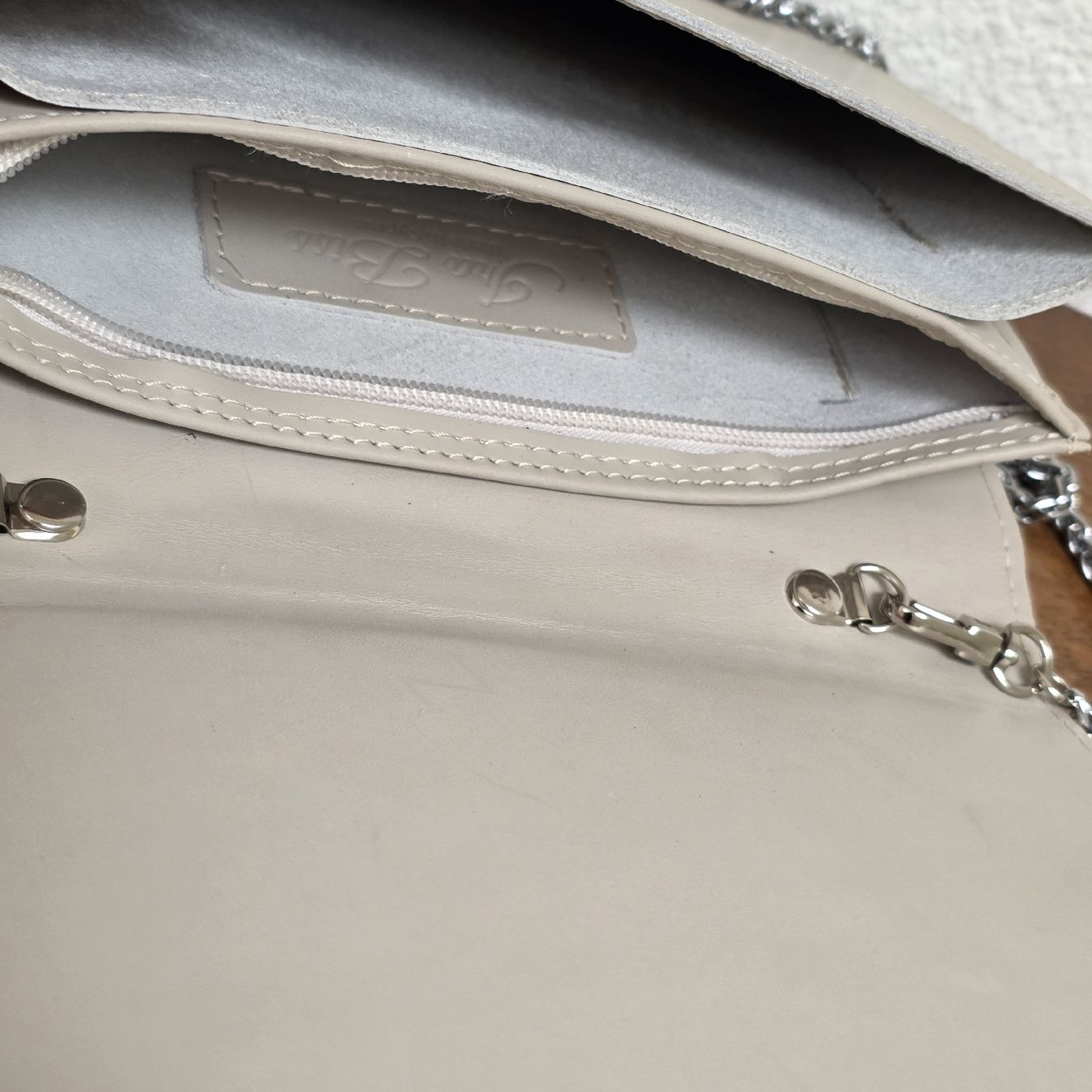 Borse da donna: Breakfast at Tiffanys Clutch, Buch Handtasche – Usato da Rheinsulz venduto da Gilea 2