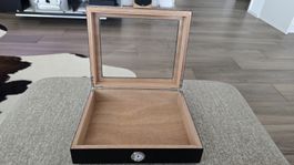 Humidor Schatulle schwarz, Deckel mit Fenster,  mit Hygromet