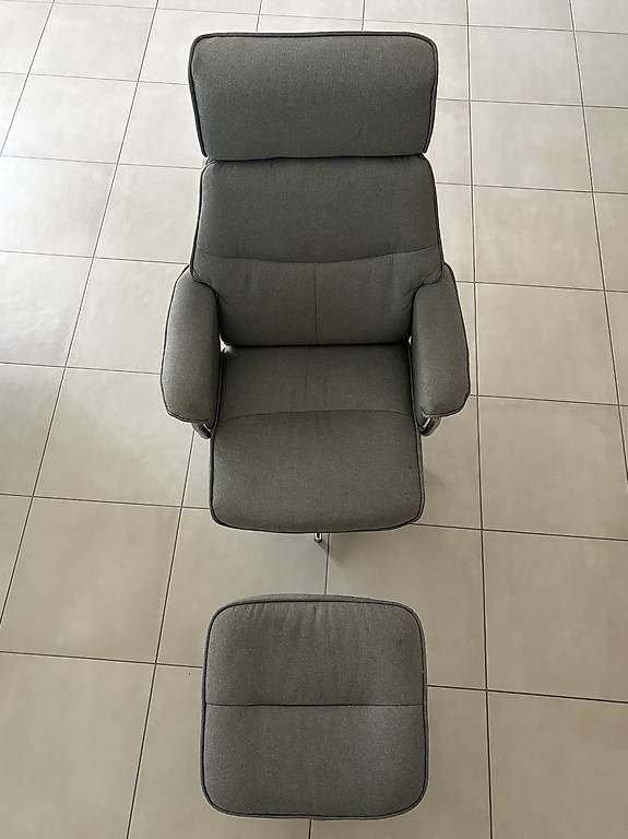 Sessel: Relaxsessel mit Hocker – Gebraucht aus Biel-Benken von Niera 1