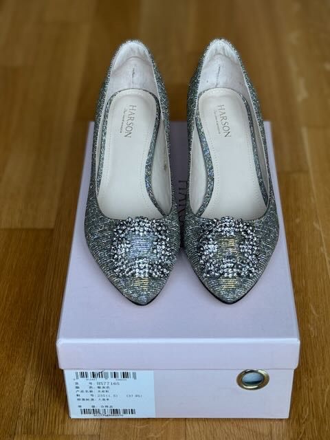 Scarpe da donna: Pumps, Gr. 37, Silber mit Goldschimmer – Nuovo (secondo la descrizione) da Belp venduto da mar_d6w8 5