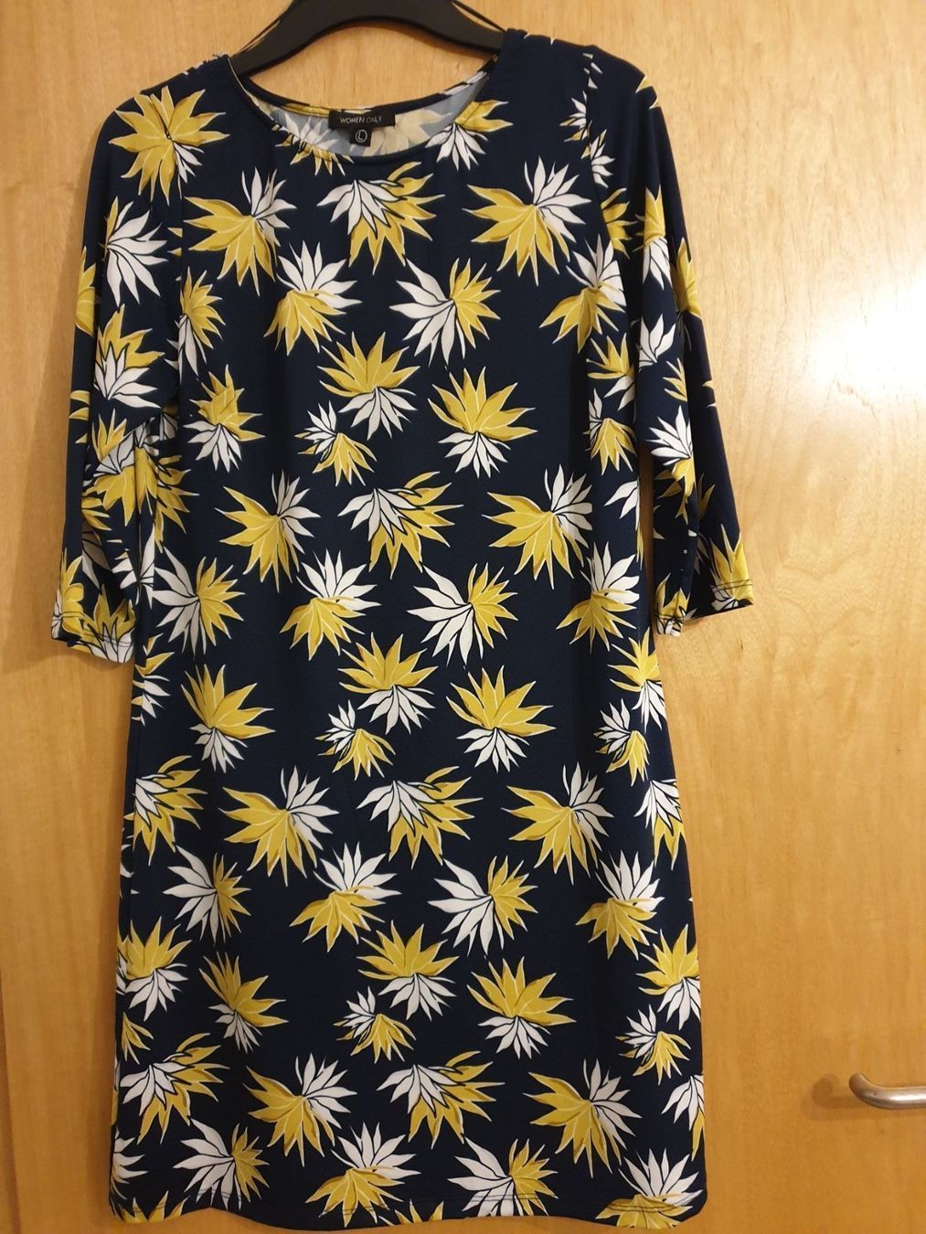 Only Vestiti: Robe, M, Women Only, excellent état, 95%polyester+5%elastane – Nuovo (secondo la descrizione) da Neuchâtel venduto da Verenas12
