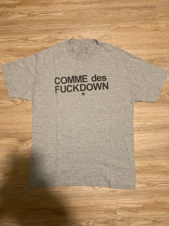 T-shirt Comme des FUCKDOWN gris, taille L