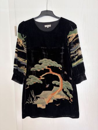 Kleid im Chinesischen Stil