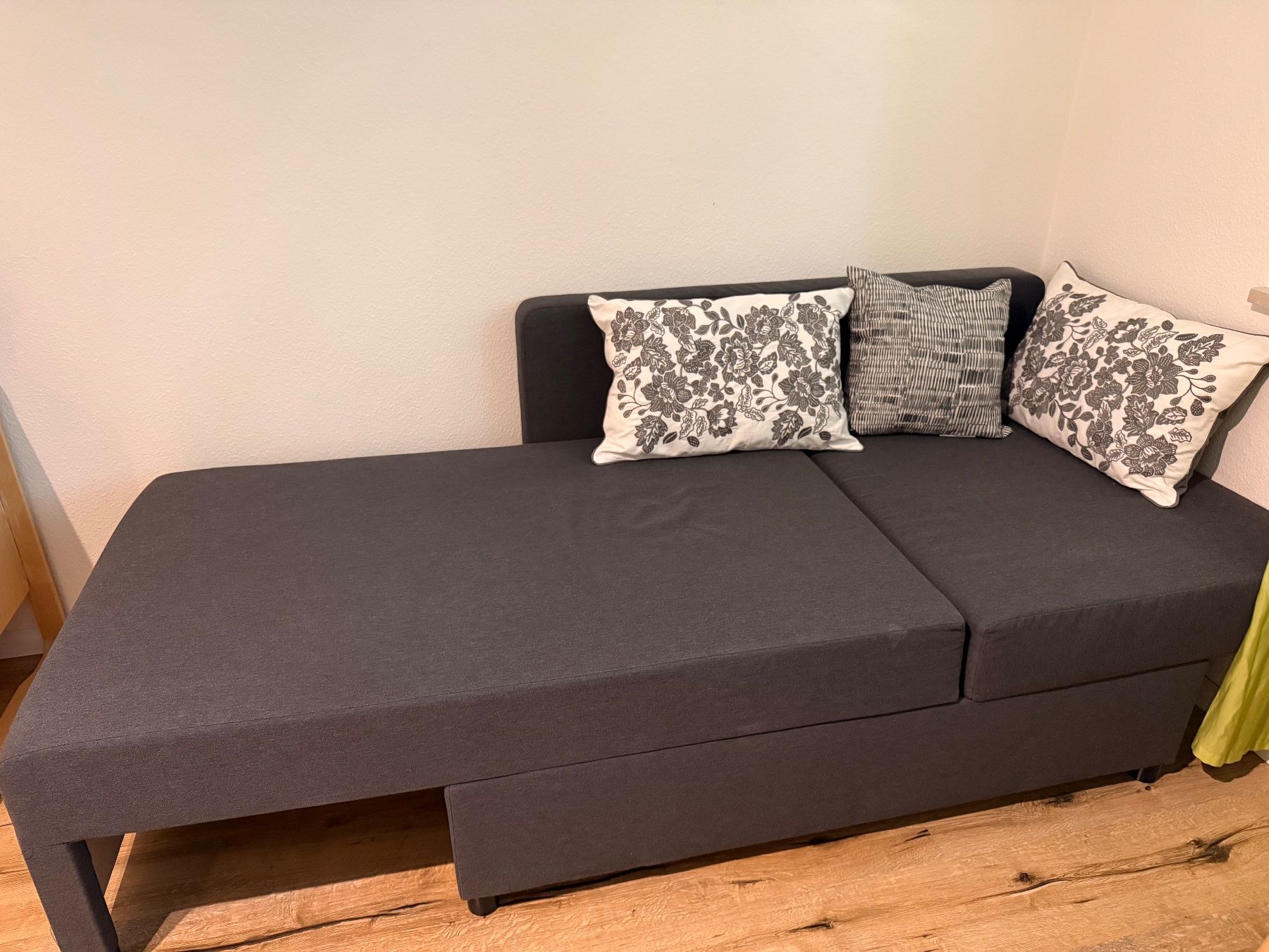 Ikea Divani: Ecksofa mit Bettfunktion – Usato da Allschwil venduto da Irlandelfe85