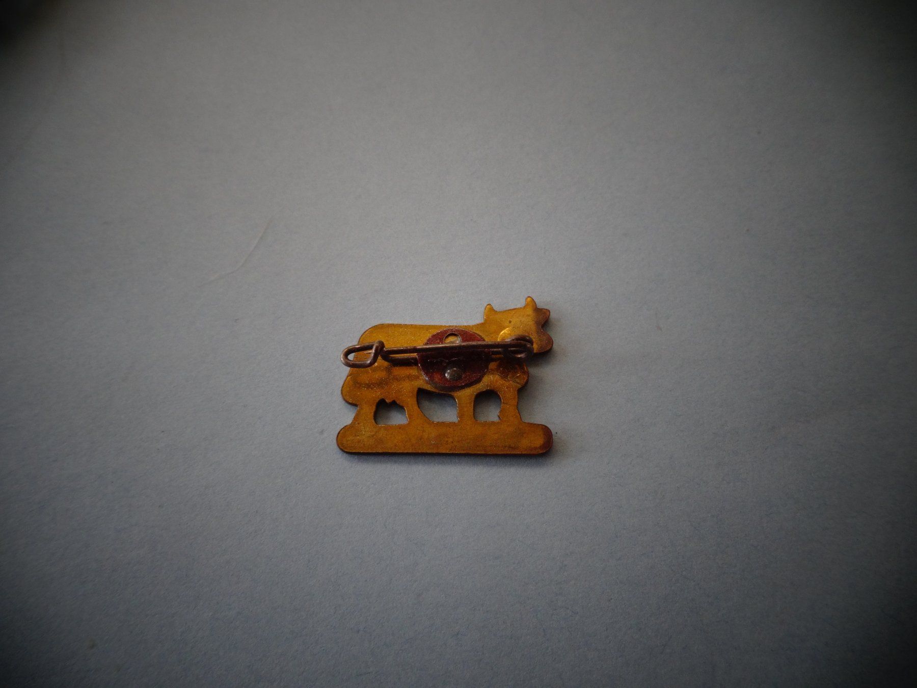 Broches & Aiguilles: Alter Anstecker Kuh – D'occasion à Neerach par jenny062 1