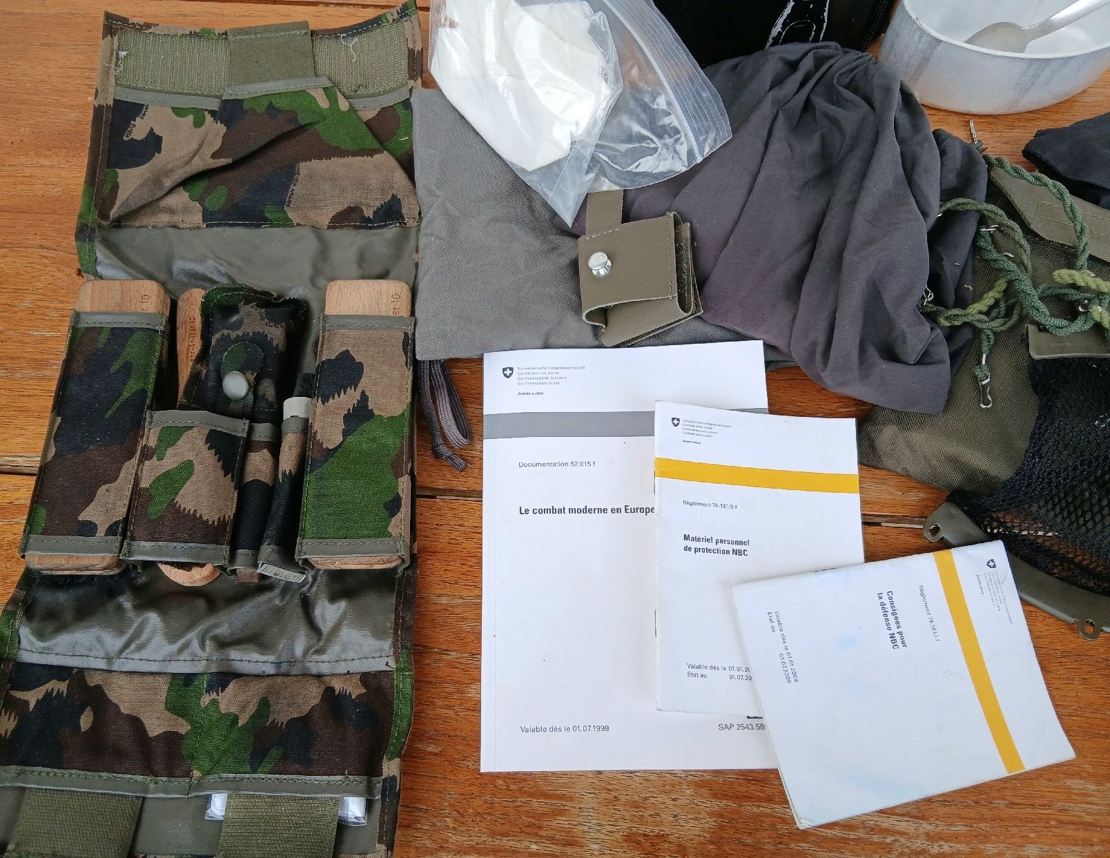 Schweizer Armee Armi bianche: Lot surplus militaire - armée suisse – Usato da Sciernes-d'Albeuve venduto da Dojo004 1