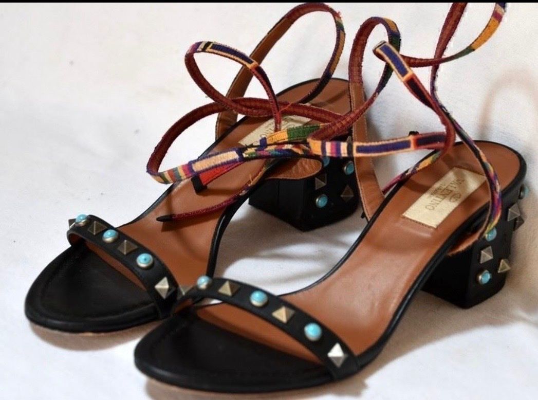 Valentino Scarpe da donna: Sandalen / Sandales Valentino Rockstud Multi .38 – Usato da Schindellegi venduto da soleya