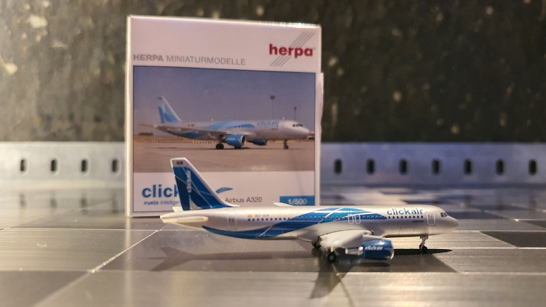 Herpa Kit di modellismo & Modellini statici: HERPA CLICKAIR AIRBUS A320 1/500 – Usato da Männedorf venduto da Modellbau-wyss 1