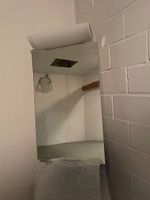 Spiegelschrank über Ecke