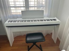 E-Piano Yamaha P-115, inklusive Klavierhocker