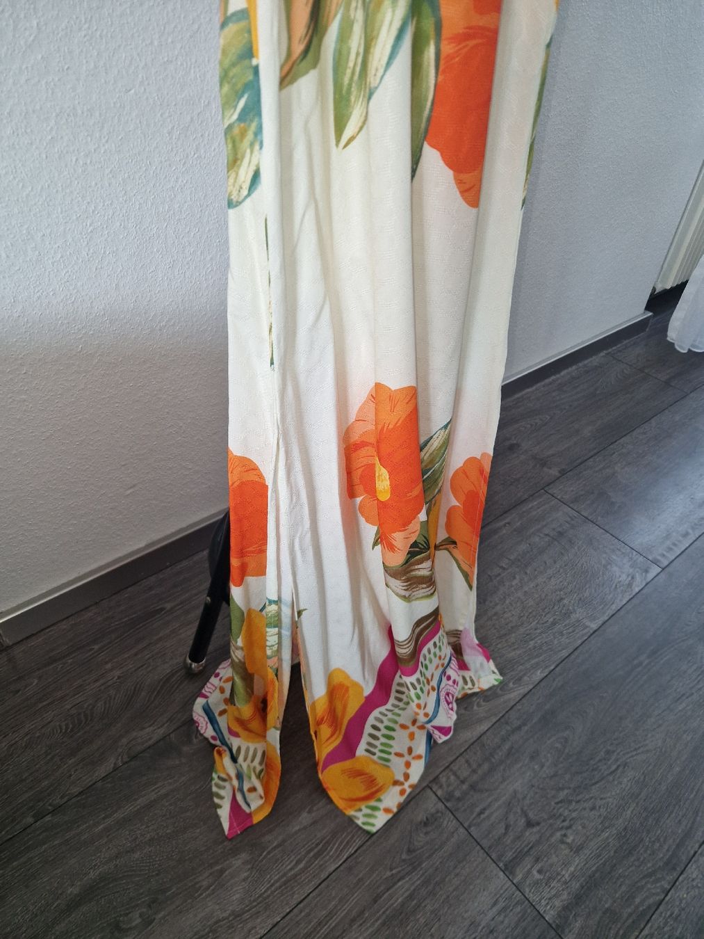 Kleider: Sommerkleid Blumenmuster Gr. M beige – Neu und originalverpackt aus Gwatt (Thun) von Letzte-Chance-III 2