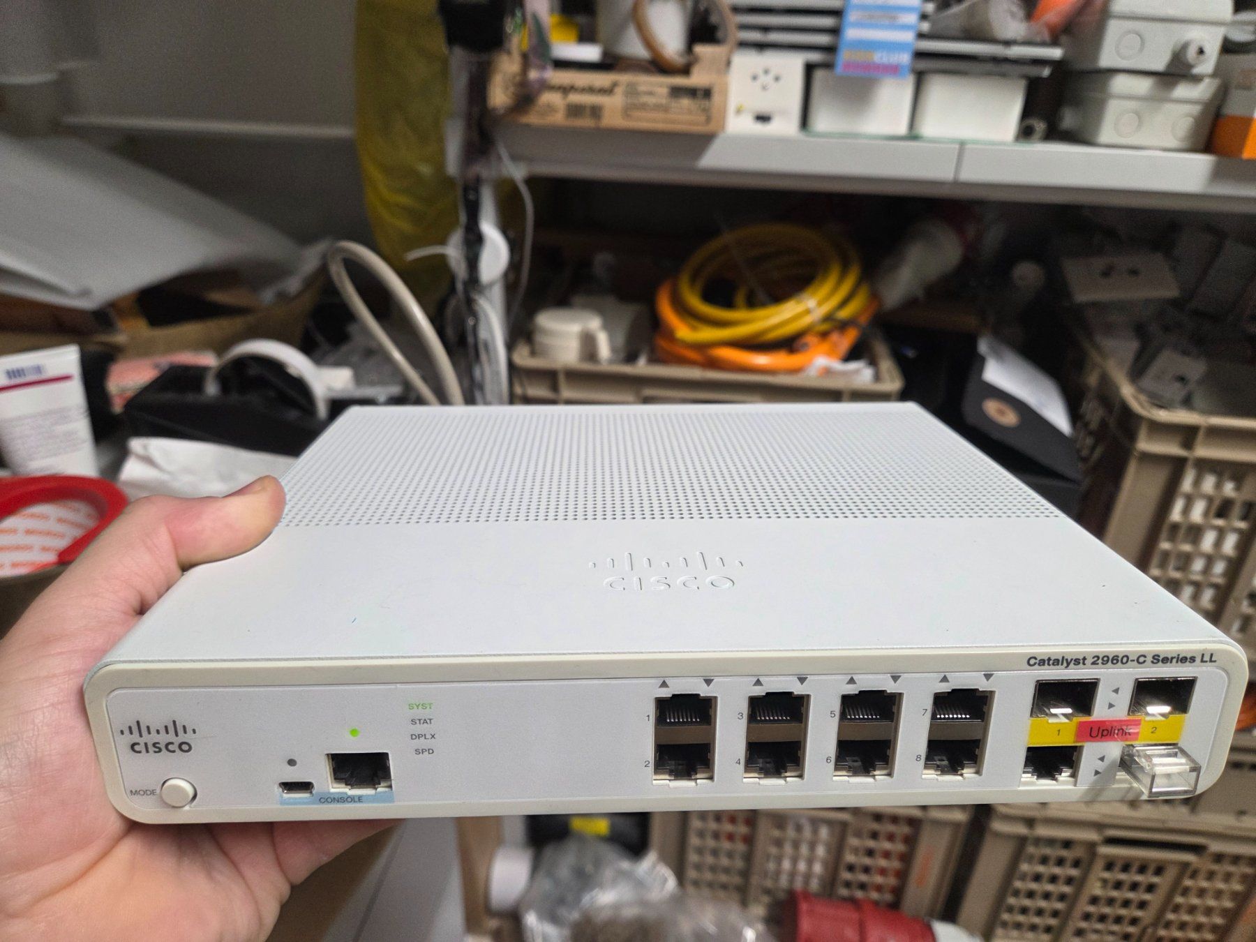 Cisco Hub & Switch: Cisco Catalyst 2960-C WS-C2960C-8PC-L 8-Port PoE switch – Usato da Zürich venduto da Alibaba1234