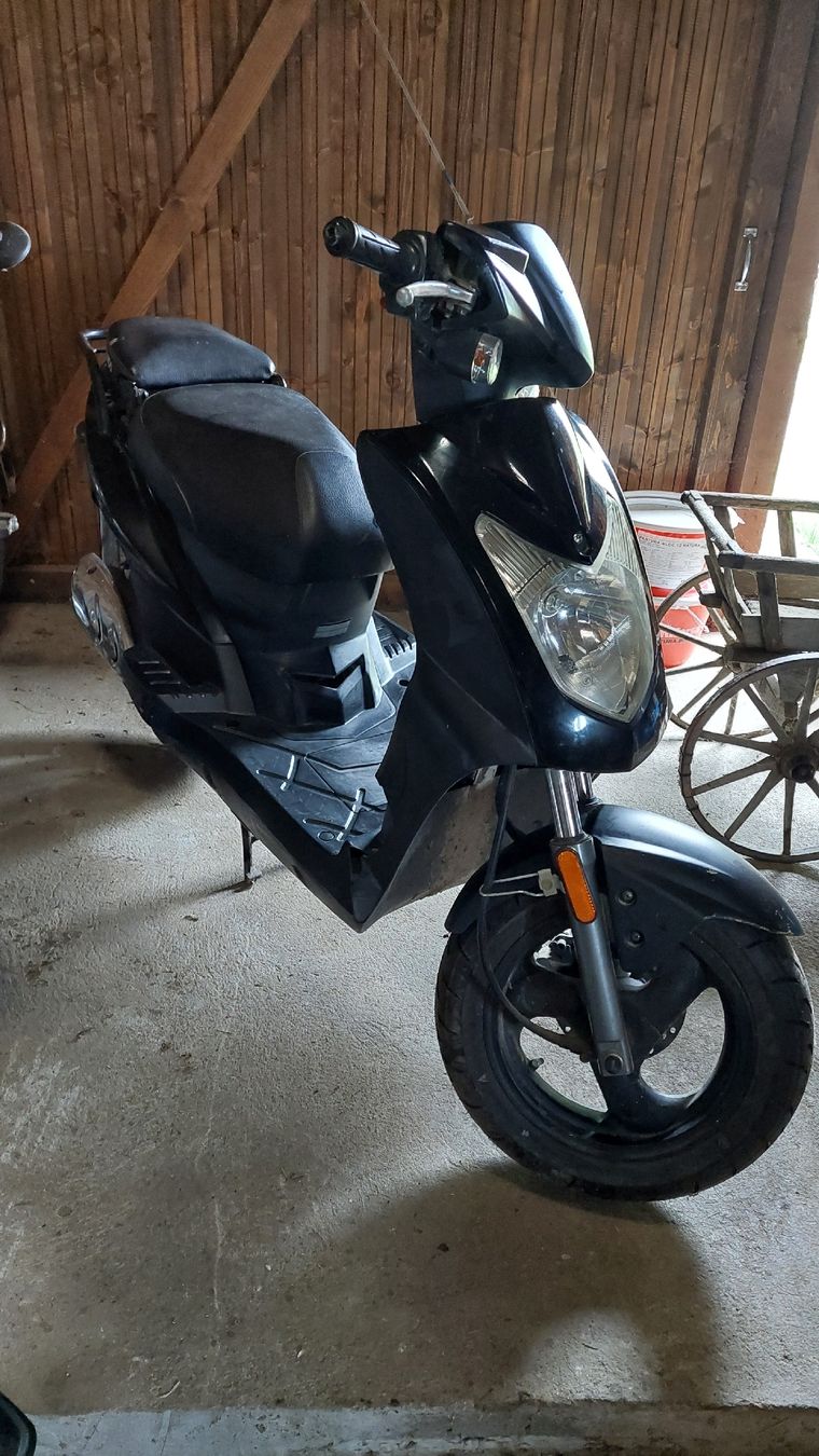 Kymco Scooter: Roller Kymco Agility 50 ccm – Usato da Andiast venduto da Minca1 2