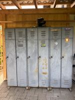 3 Stück 2-er Metall-Spint Garderoben ohne Inhalt 