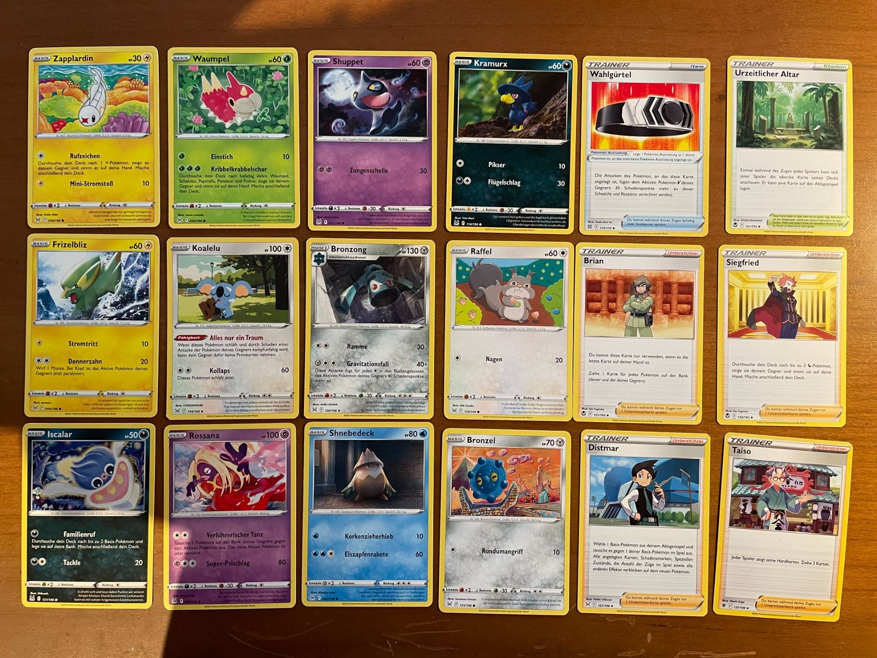 Pokémon Carte collezionabili: Pokemon Karten Set (Versand gratis) – Nuovo (secondo la descrizione) da Chur venduto da Angerson