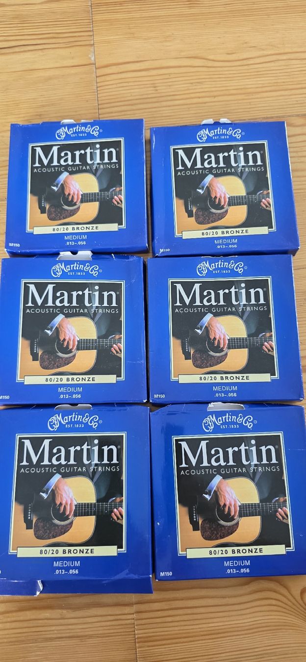 Martin & Co. Strumenti musicali: Martin M150 Acoustic Guitar Strings 80/20 Bronze Medium – Nuovo e nell'imballaggio originale da Freienbach venduto da Kommando87