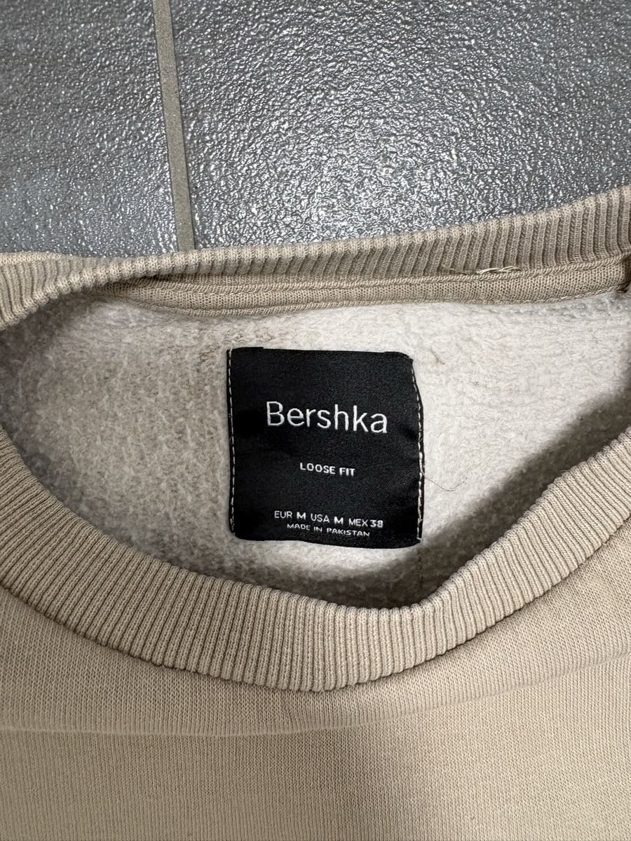 Bershka Pullover & Sweatshirts: Bershka Loose Fit Sweatshirt M – Gebraucht aus Rümlang von svent 4