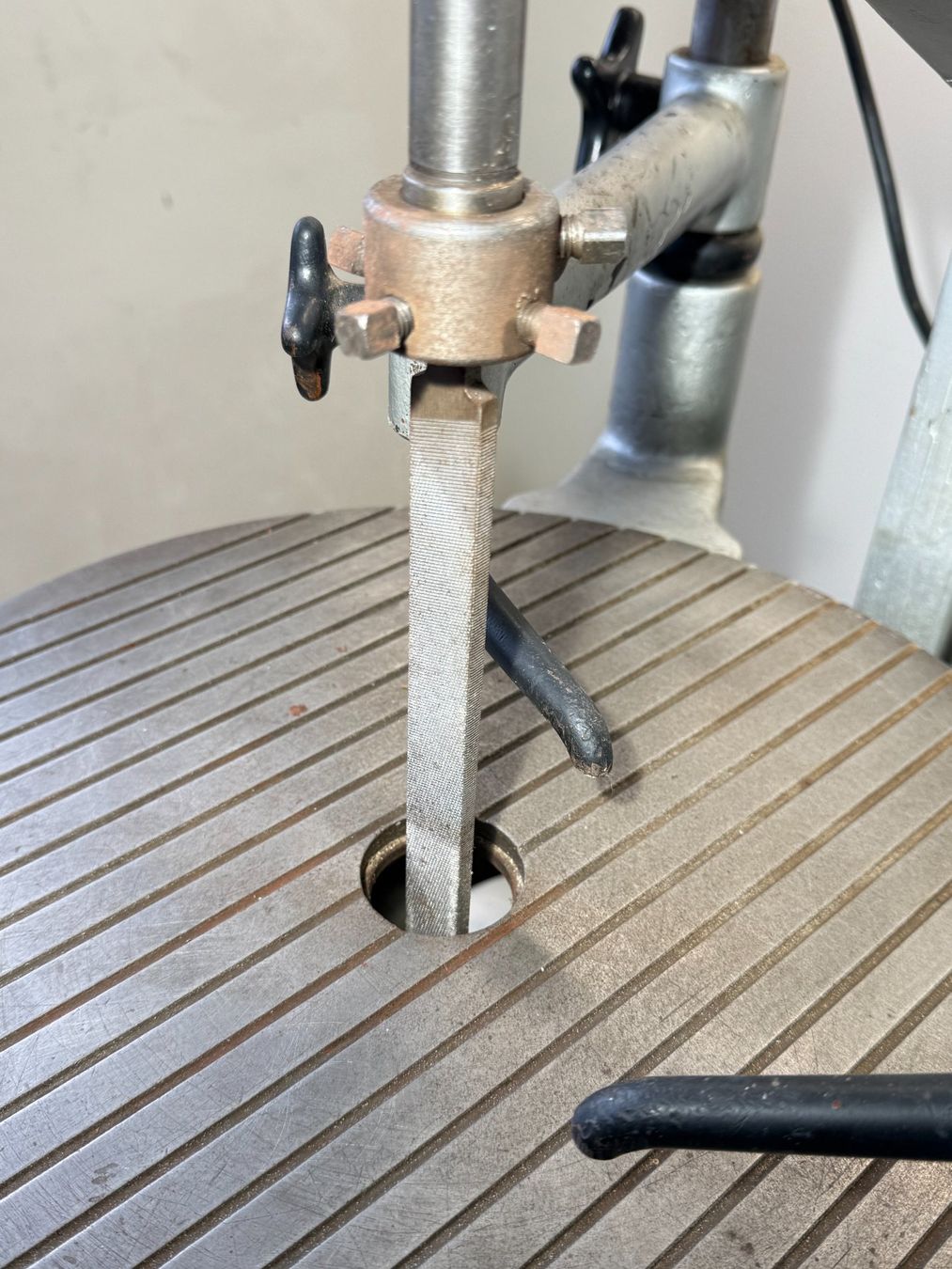 Tutte le macchine: Feilmaschine Arthur Huster Werdau – Usato da Boswil venduto da ABLagerBoswil 1
