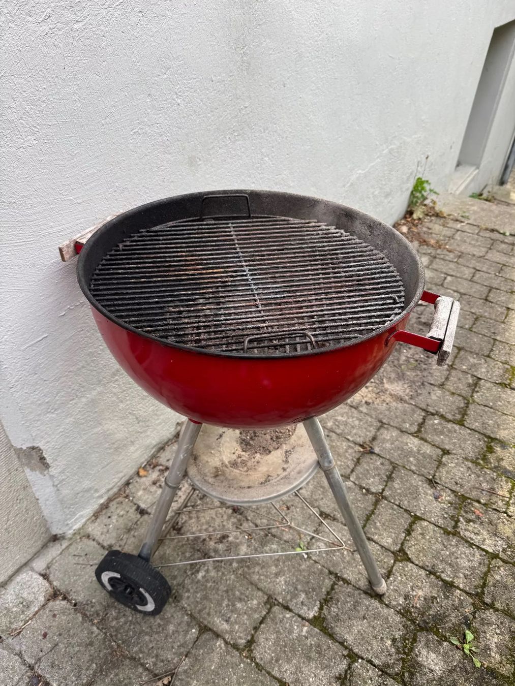 Weber Griglie: Weber Holzkohlegrill – Usato da Niederglatt ZH venduto da lia_h5wh