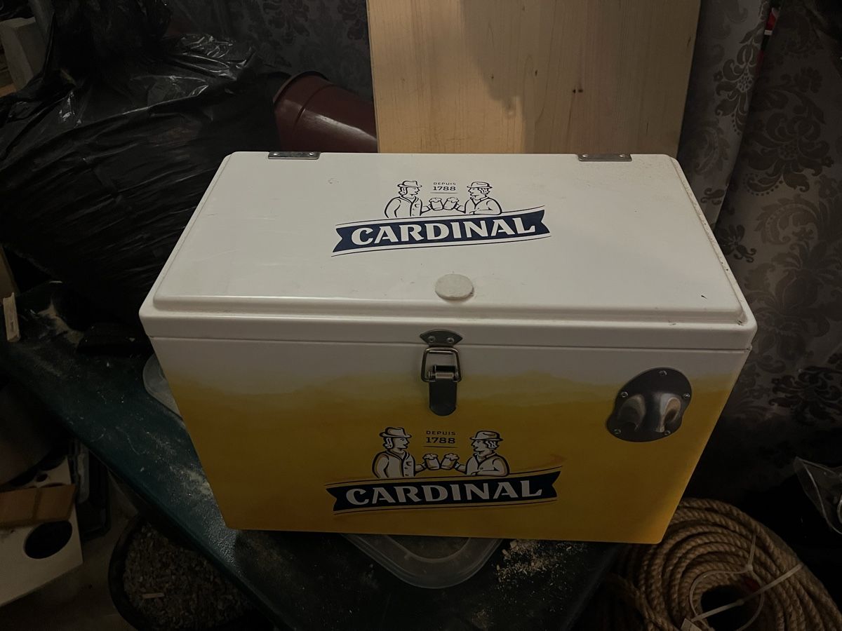 Réfrigérateurs et refroidissement: Glacière bière cardinal  – D'occasion à Neyruz FR par Martin0129