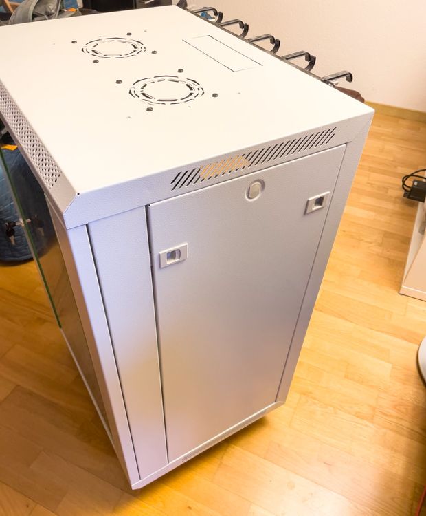 Digitus rack (höhe 85cm)+DELL PowerEdge 2160AS+LogiLink FAU0 (Gebraucht ...