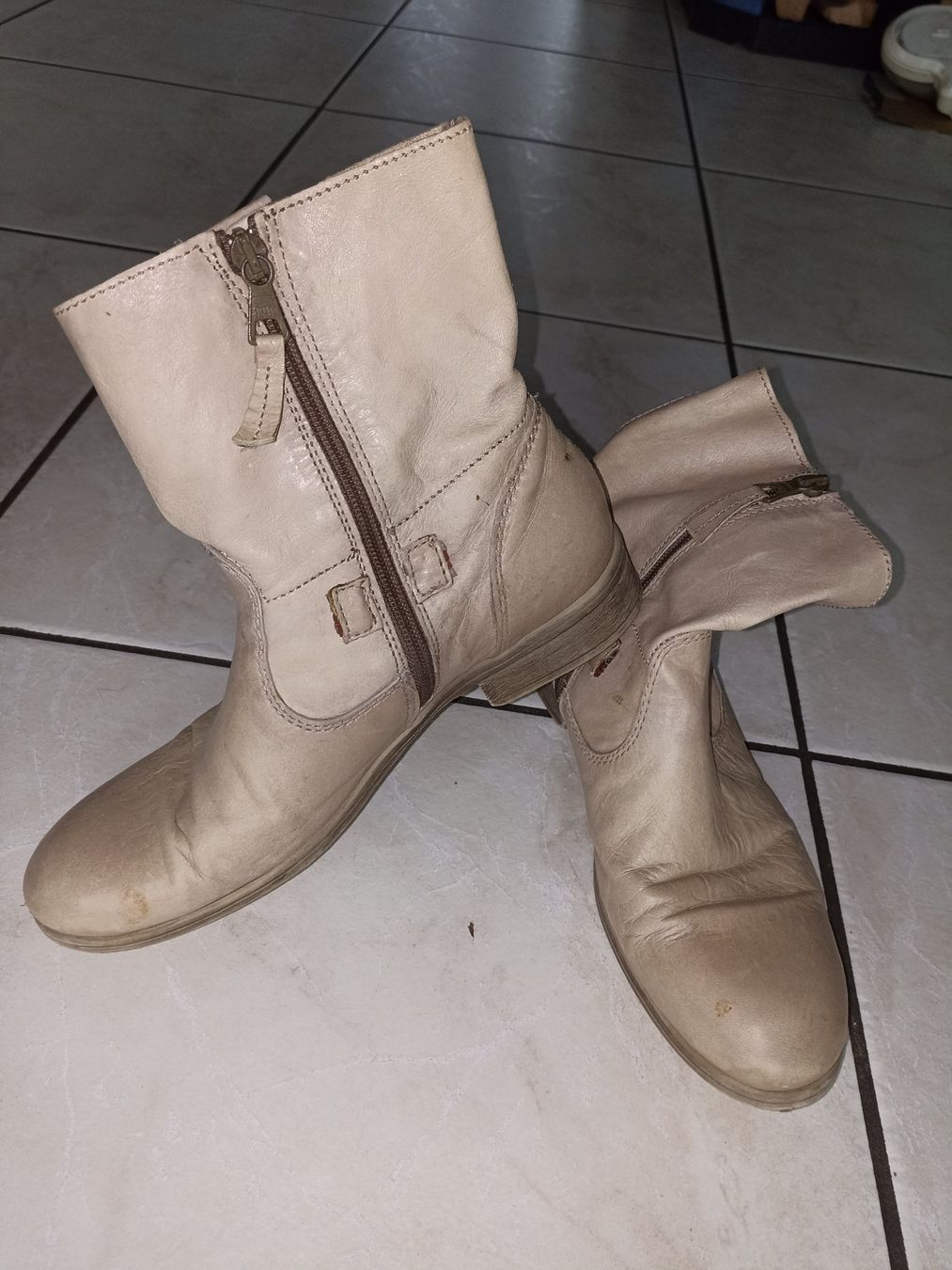Scarpe da donna: Max beige Lederstiefel Gr 40 – Usato da Eschenbach SG venduto da nekodo 3