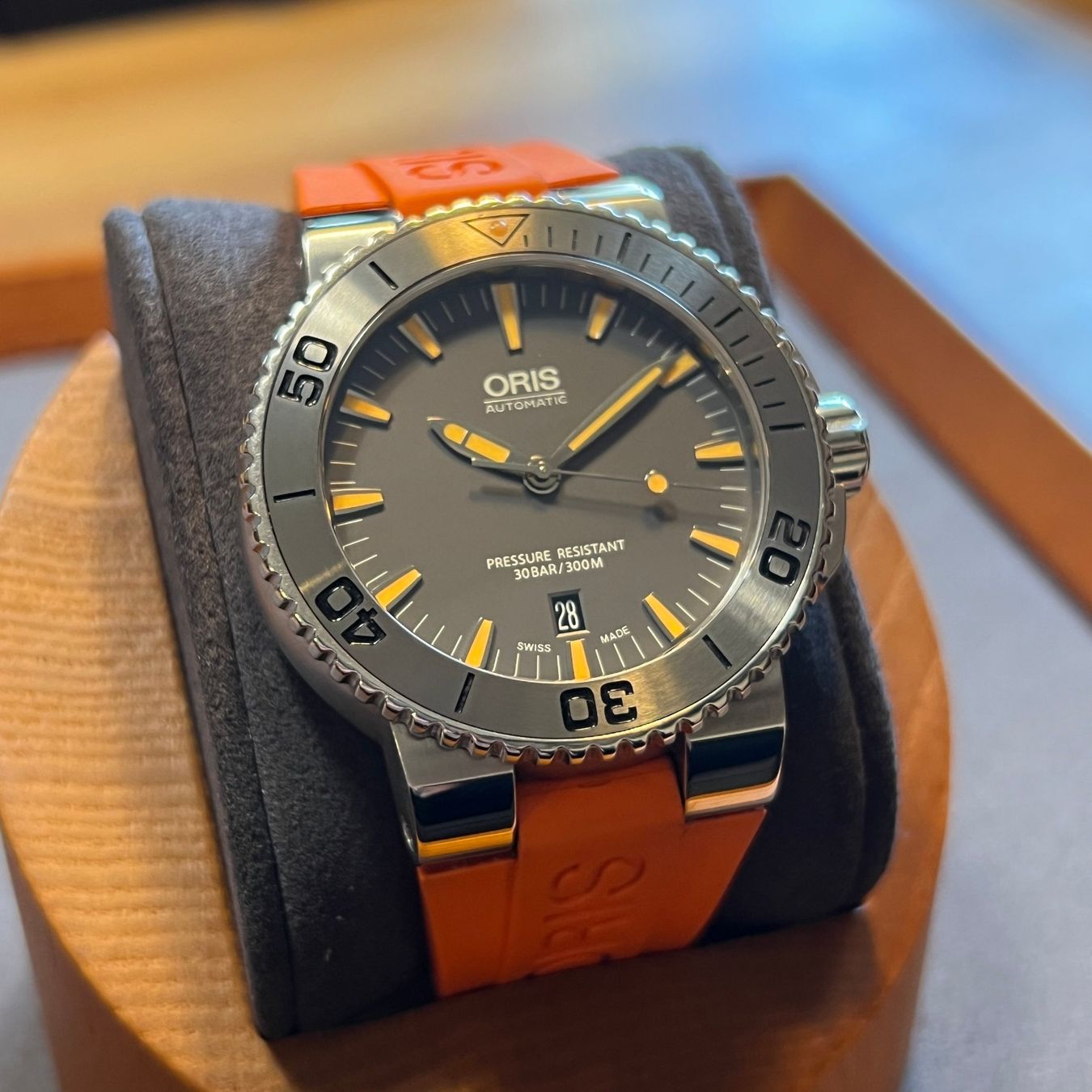 Oris Uhren: Oris Aquis Date Automatic Full Set 01 733 7653 4158 – Gebraucht aus Carouge GE von Watchaser 1