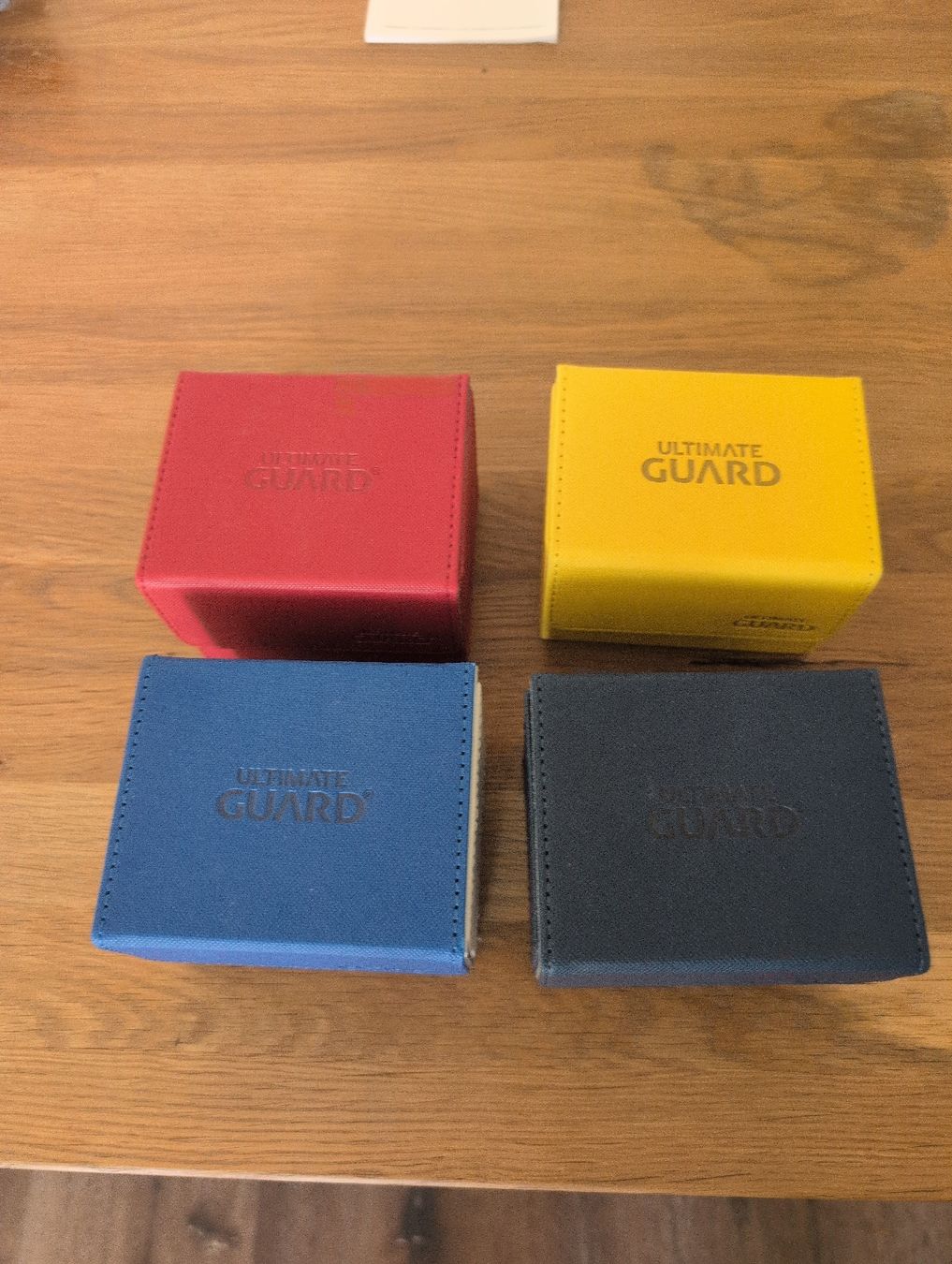 Jeux: Ultimate Guard Deckbox – Neuf (Voir description) à Oeschgen par cyr_ww2x