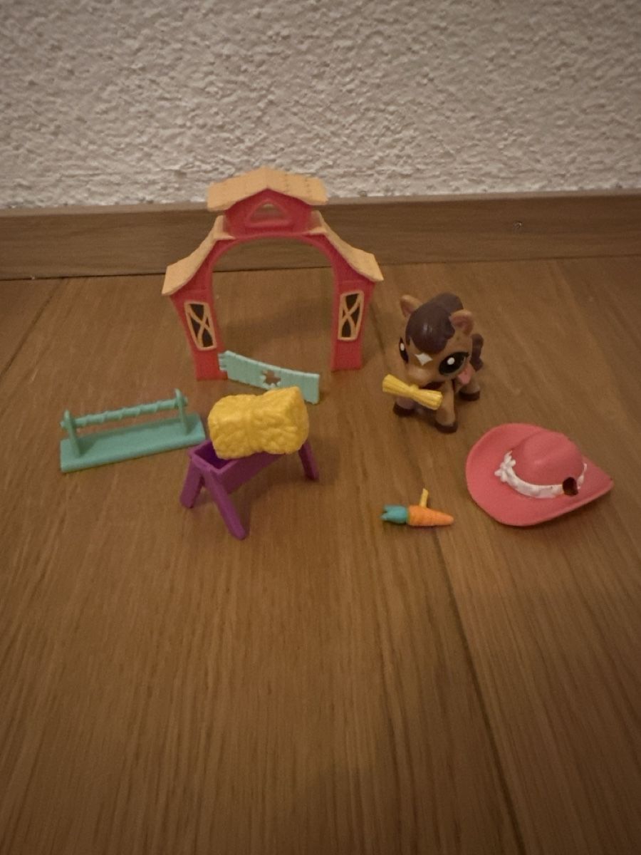 Hasbro Giocattoli: Little Pet Shop Reitstall – Usato da Wettswil venduto da ann_cdf7