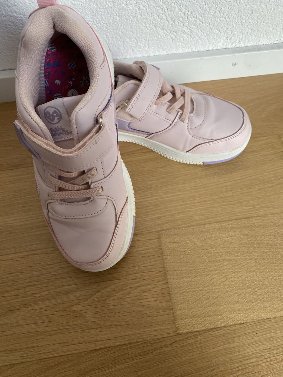Scarpe per ragazze: Madchen Sneaker rosa (Grösse 33)  – Usato da Kriens venduto da yansch 1
